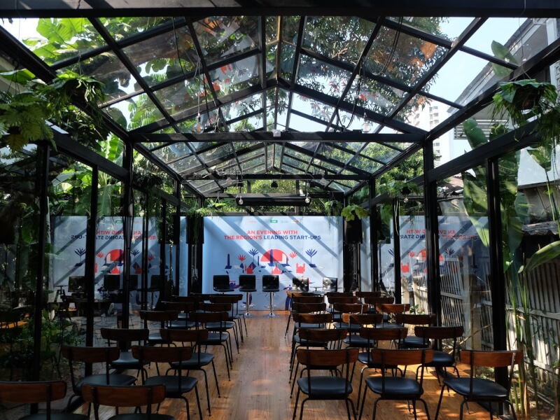 Hubba Spot Glass House